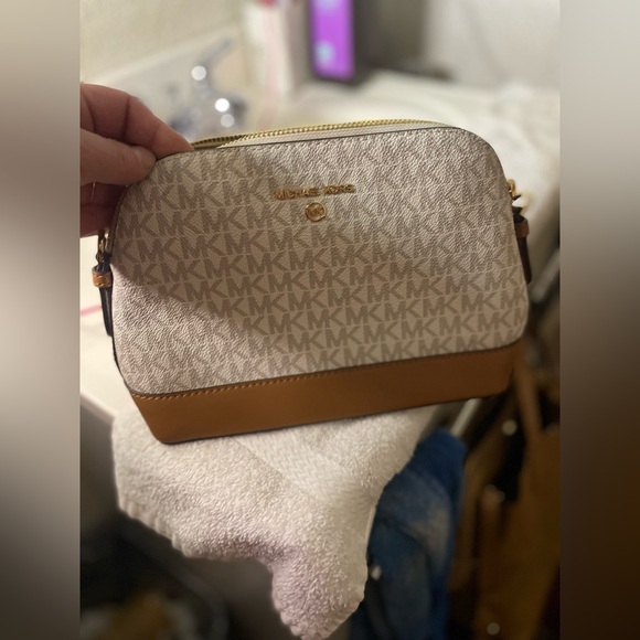 NWOT small satchel MK bag 🥰 - Picture 1 of 3